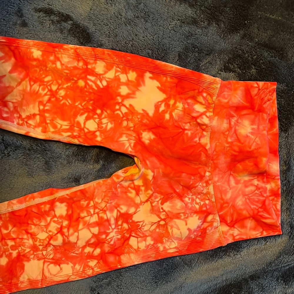 Tie Dye Orange Scrunch leggings